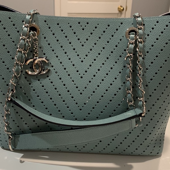 Beautiful Channel Tote Special Limited Edition!!! - Picture 3 of 15